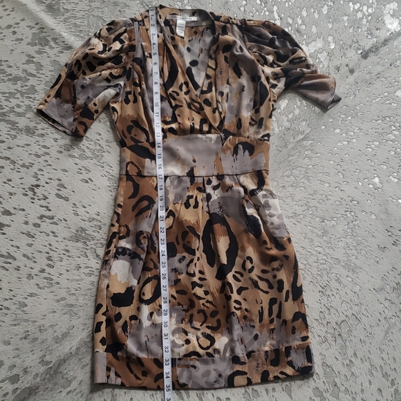 Diane Von Furstenberg DVF Sabine Silk Animal Print Mini Dress Sz2 - Picture 5 of 6